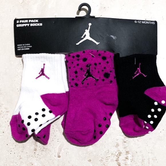 NEW BOYS NIKE JORDAN JUMPMAN 3 PAIR PACK GRIPPY SOCKS KIDS SHOE SIZE 6-12M